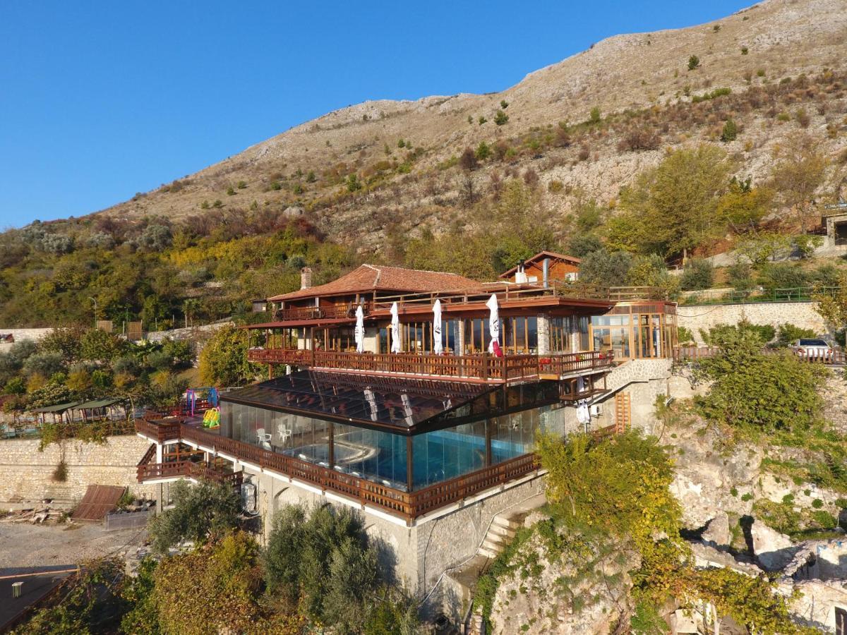 فندق Wooden House شكودر المظهر الخارجي الصورة