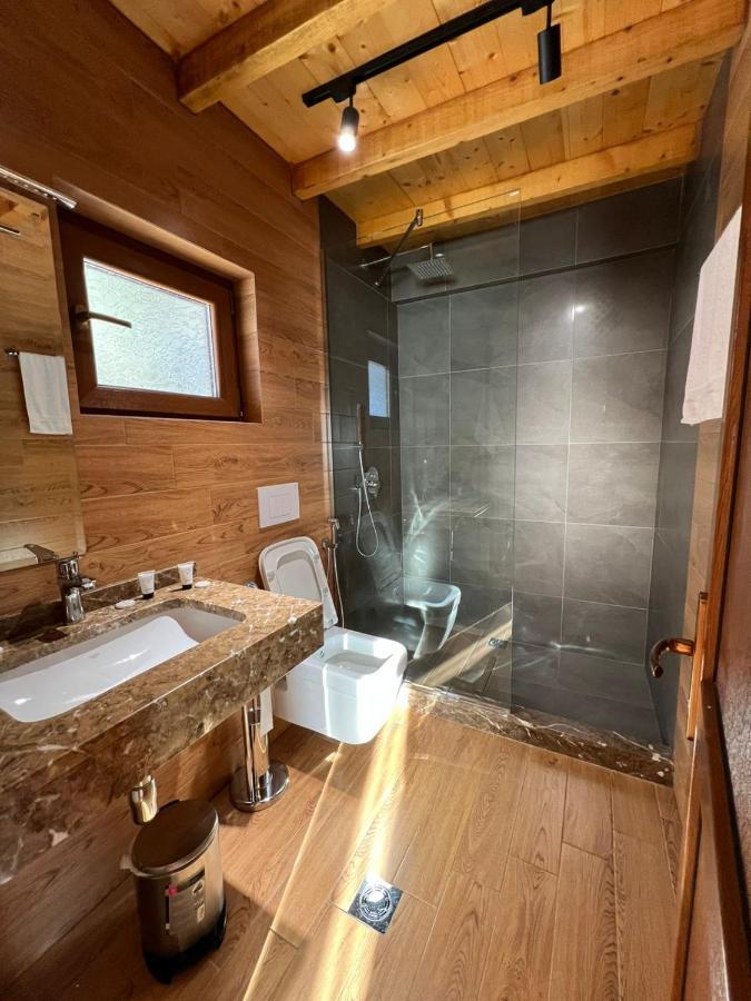 فندق Wooden House شكودر المظهر الخارجي الصورة